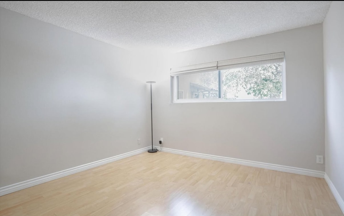 Building Photo - 8577 Rugby Dr