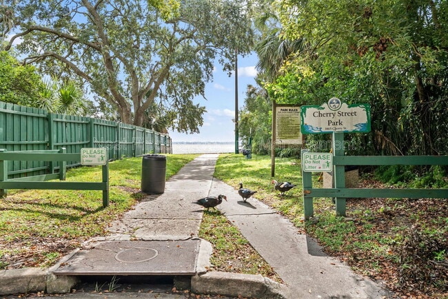 Building Photo - 1838 Cherry St