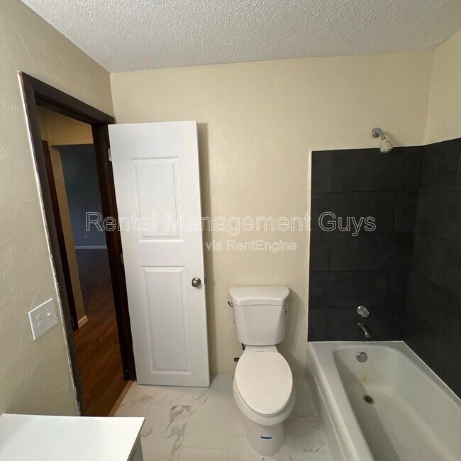 Building Photo - 3643 N Penn Ave