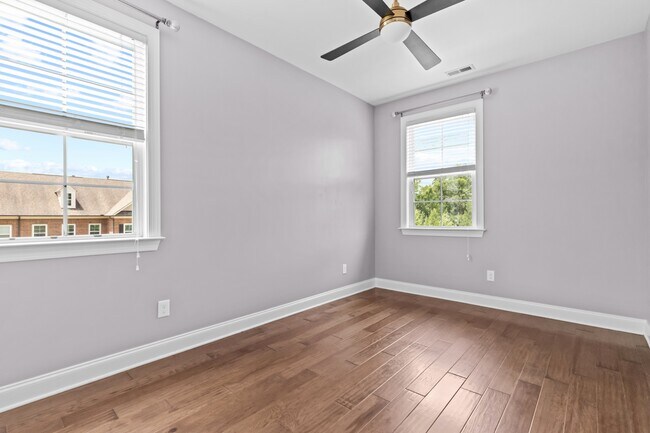 Building Photo - 3102 Rushworth Dr