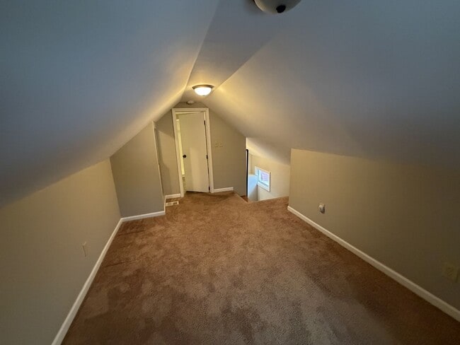 Building Photo - 323 Selma St