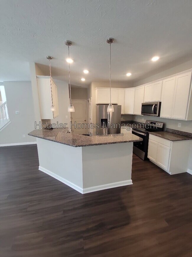 Building Photo - 5645 Brownstone Dr