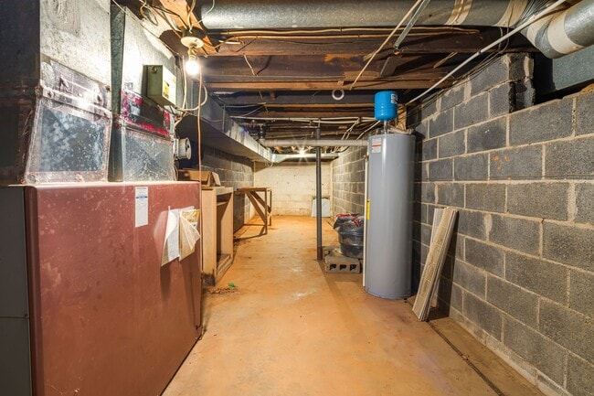 Building Photo - Modest East Asheville 3-Bedroom with Garage & Fenced-In Backyard