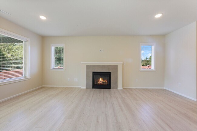 Building Photo - 7801 24th Ct SE