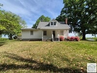 Building Photo - 82 Maple Leaf Rd