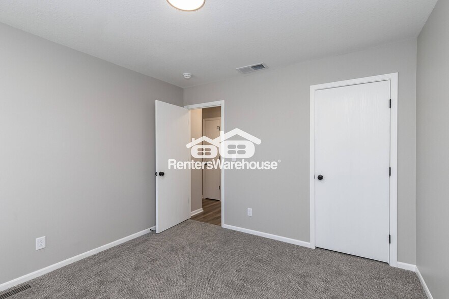Building Photo - 145 N Crest Dr