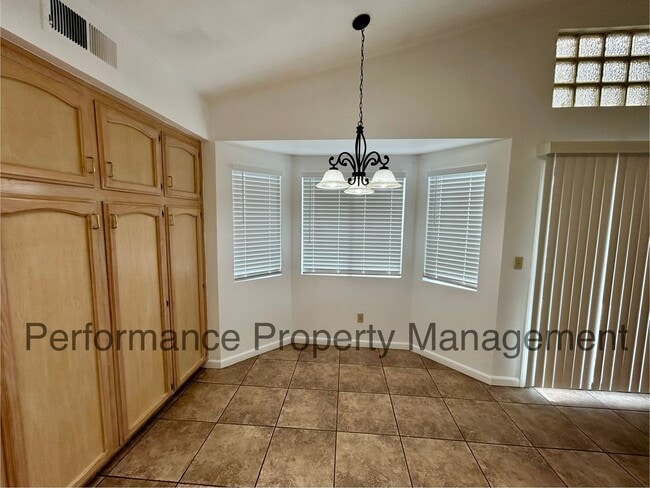 Building Photo - Stunning 4 Bed/3 Bath Home in The Oaks w/ Pool, Solar & $0 Deposit Option