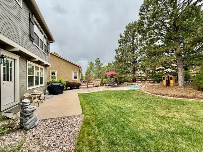 Building Photo - Stunning 4-Bedroom Home with Loft and Fini...