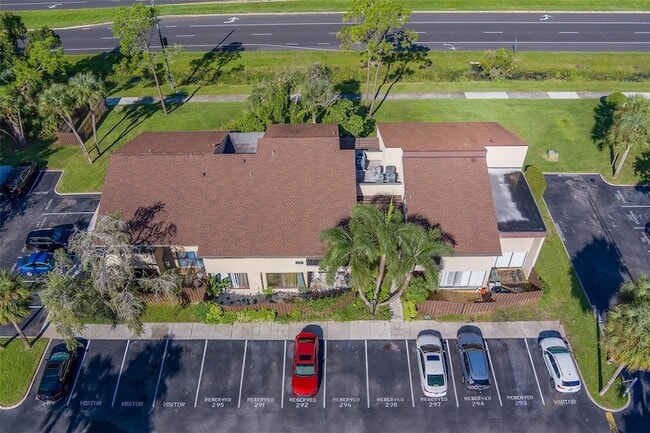 Building Photo - 890 N Village Dr