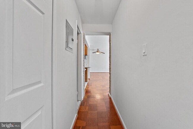 Building Photo - 4420 Briarwood Ct N