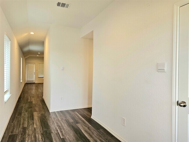 Building Photo - 4901 Pismo Ray Dr