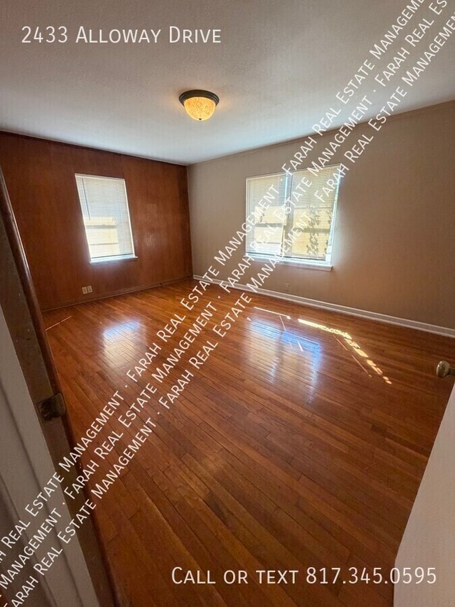 Building Photo - 2433 Alloway Dr