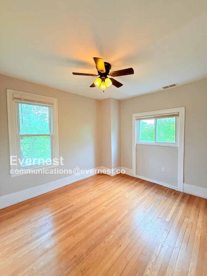 Building Photo - 9429 Brush St