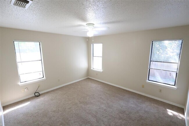 Building Photo - 6714 Windrift Way