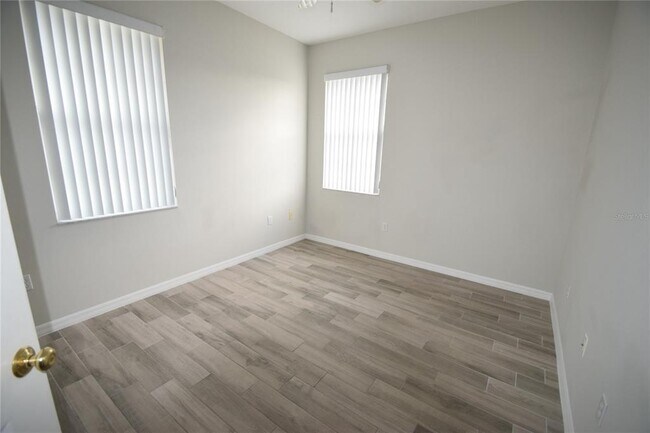 Building Photo - 534 Grasslands Village Cir