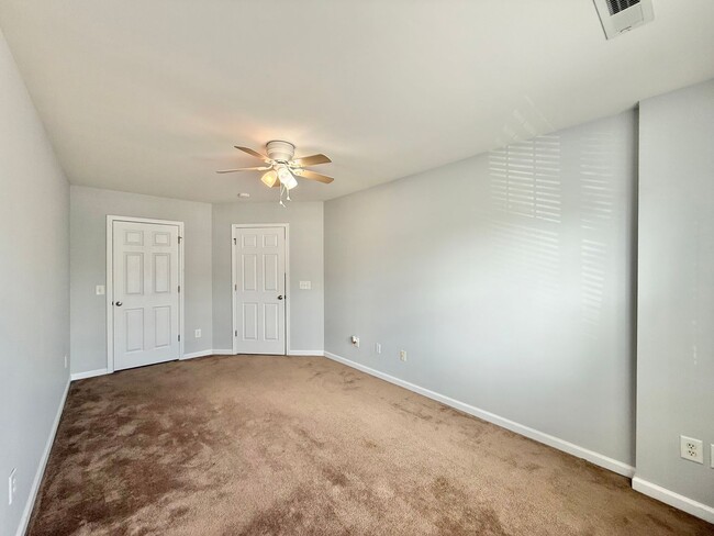 Building Photo - **OFFERING REFUNDABLE APPLICATION FEES** Charming 3BD, 2.5BA Raleigh Townhome Near Interstates an...