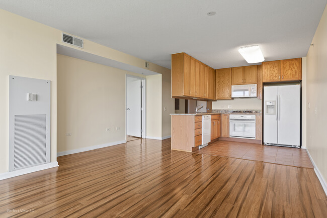 Building Photo - 9655 Woods Dr
