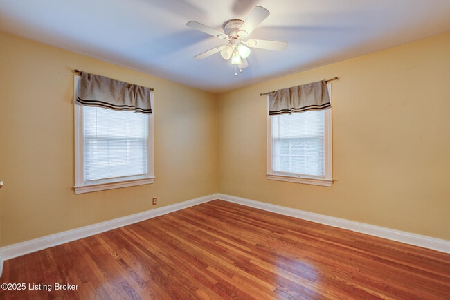 Building Photo - 442 Bauer Ave