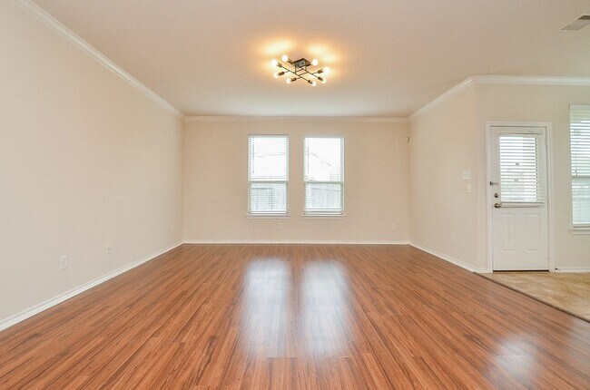 Building Photo - 3119 Balch Springs Ln