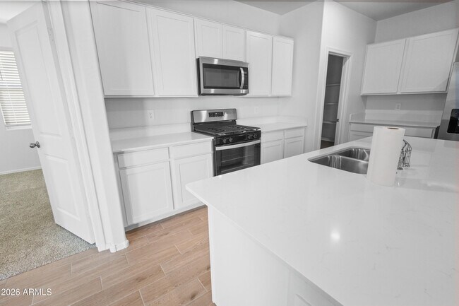 Building Photo - 18351 W Hackamore Dr
