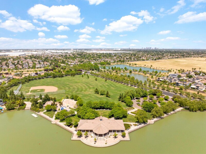 Building Photo - 3355 Seymour Ct