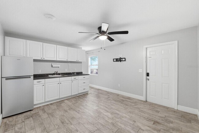 Building Photo - 15509 Casey Rd