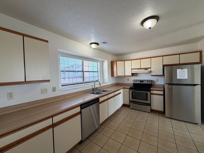 Building Photo - 4520 Rockaway Loop NE