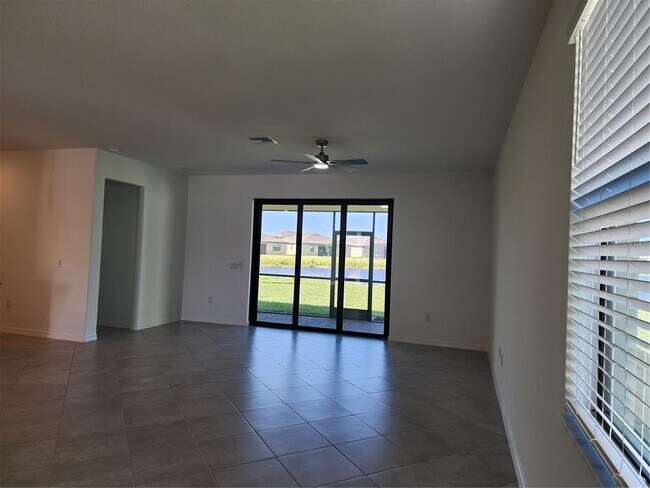Building Photo - 14632 Palamos Cir