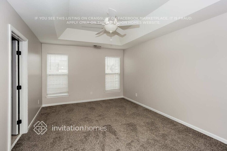 Building Photo - 18528 W Catawba Ave