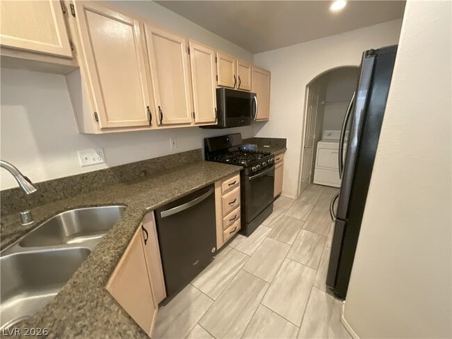 Building Photo - 509 Amber Sunset St