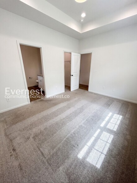 Building Photo - 517 N Linwood Ave