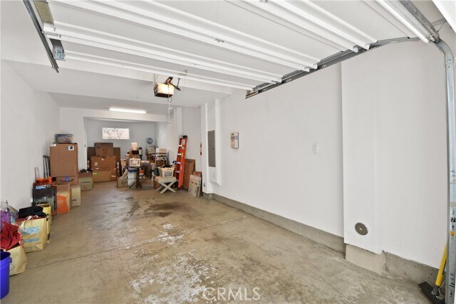 Building Photo - 257 Elm Ave