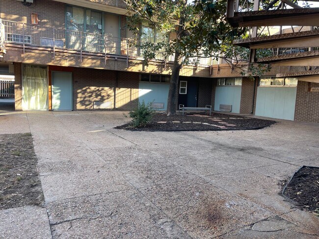 Building Photo - Market Square Apartments