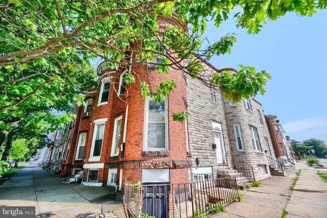 Building Photo - 2300 N Fulton Ave