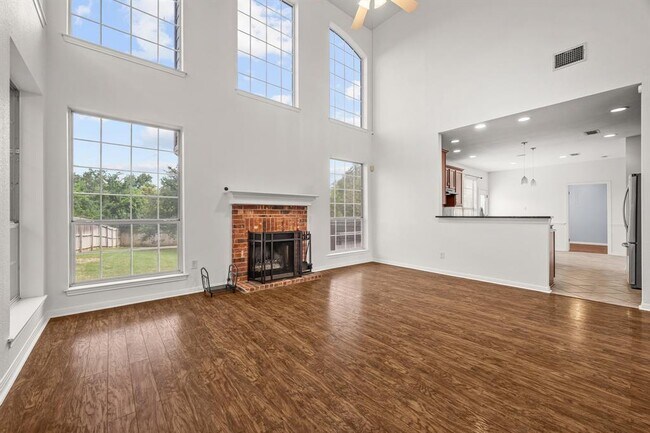 Building Photo - 11905 Lake Stone Dr