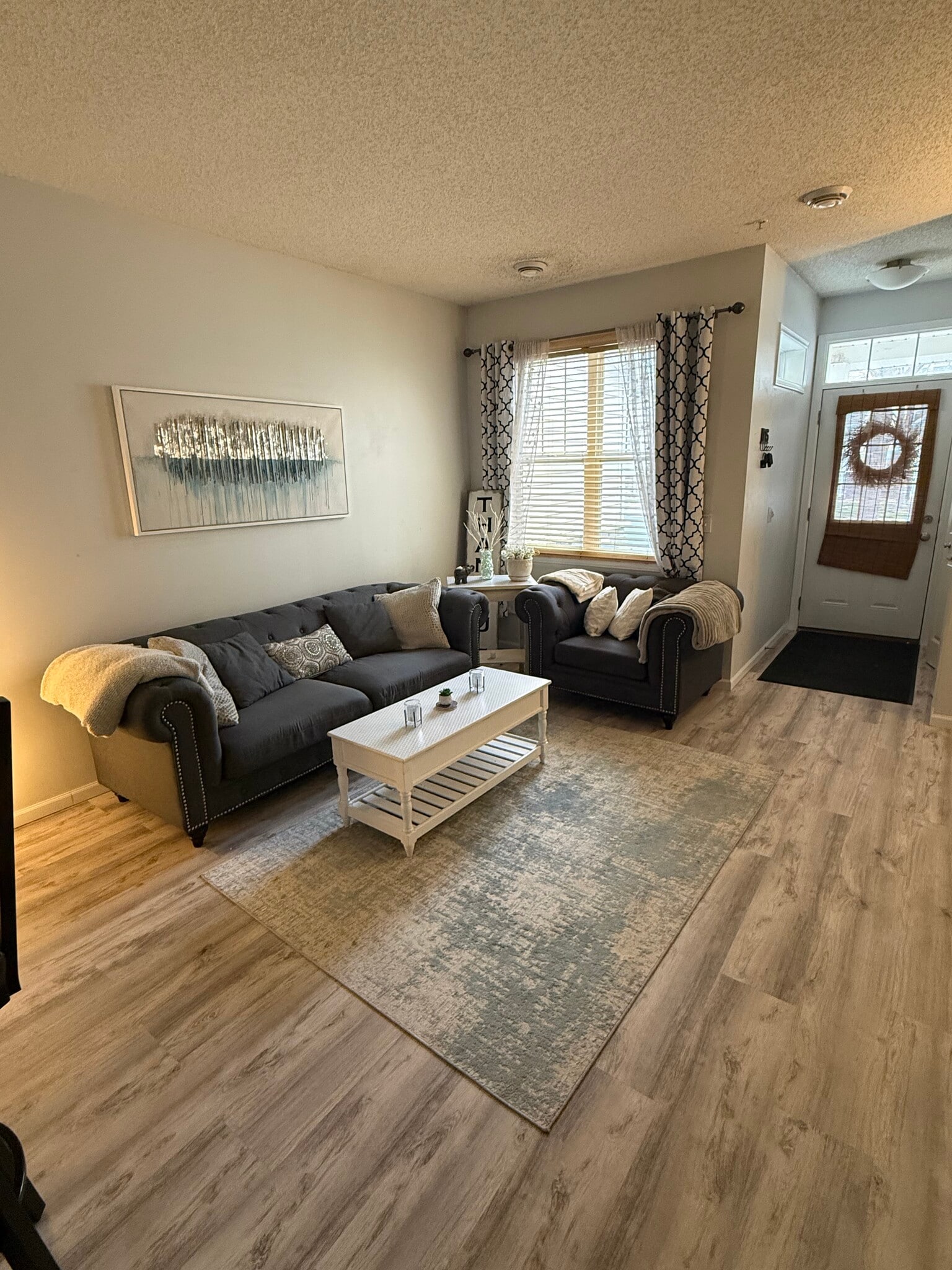 Building Photo - 452 W 84th St