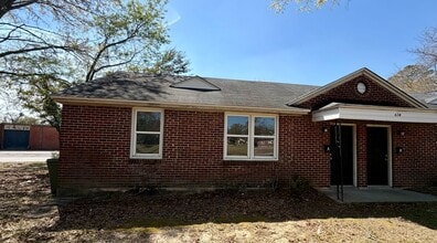 Building Photo - 634 Miller Rd