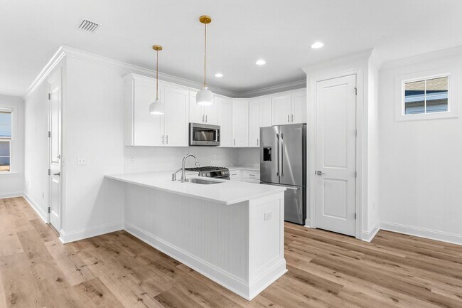 Building Photo - 117 Roundwood Dr