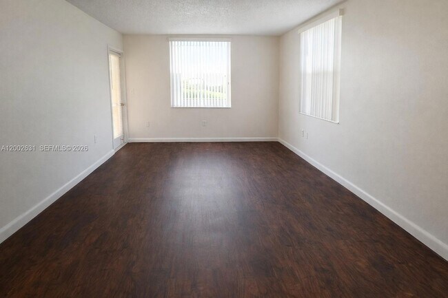 Building Photo - 5755 W 20th Ave