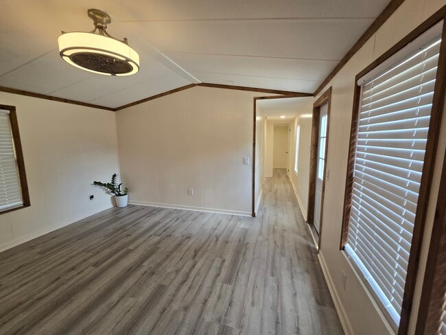 Building Photo - 960 N Rock Crusher Rd