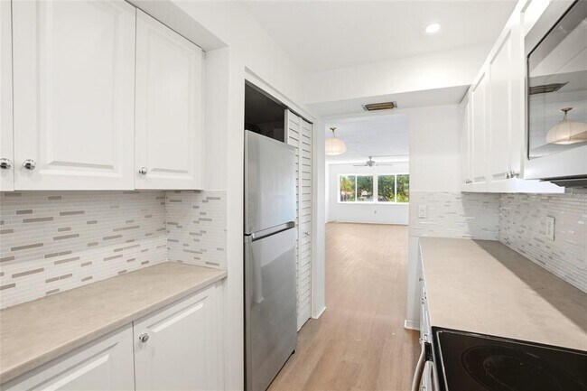 Building Photo - 4570 Overlook Dr NE