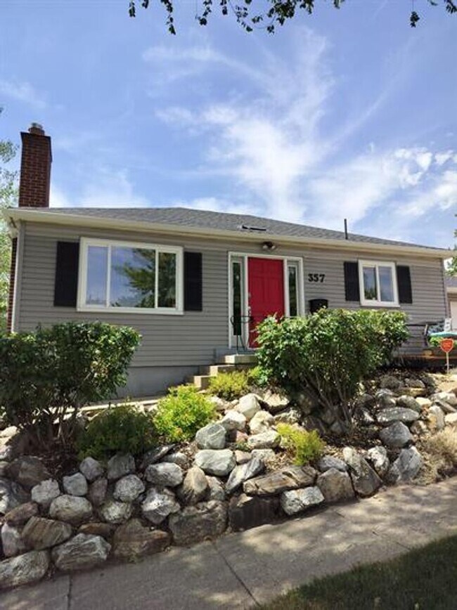 Primary Photo - Charming Home located in the Avenues in Sa...