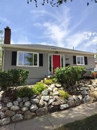 Building Photo - Charming Home located in the Avenues in Sa...