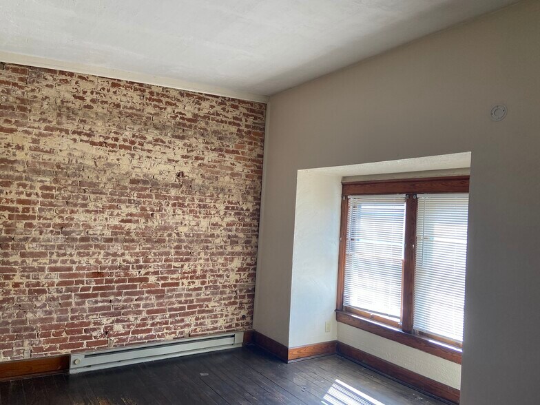 Building Photo - 857 Wayne Ave