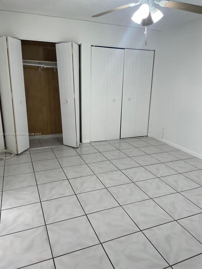 Building Photo - 810 SW 73rd Ave