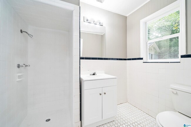 Building Photo - 2136 Arcadia Rd