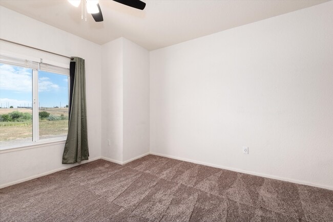 Building Photo - 905 S Zeno Way