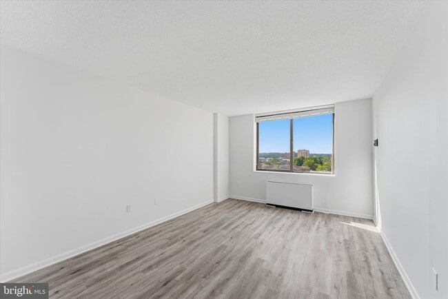 Building Photo - 3701 S George Mason Dr