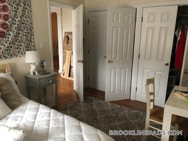 Building Photo - 318 St Paul St