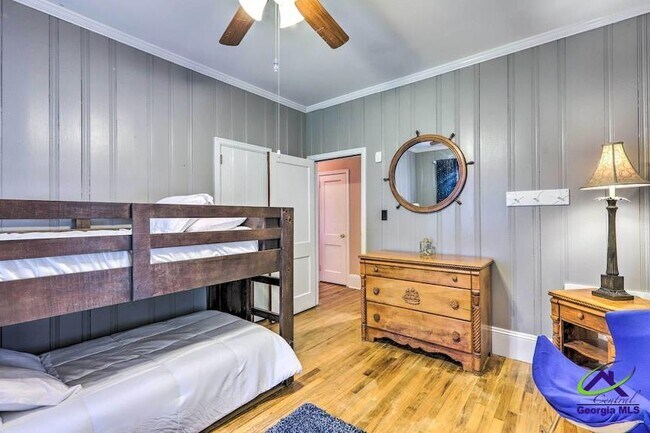 Building Photo - 422 Forrest Dr